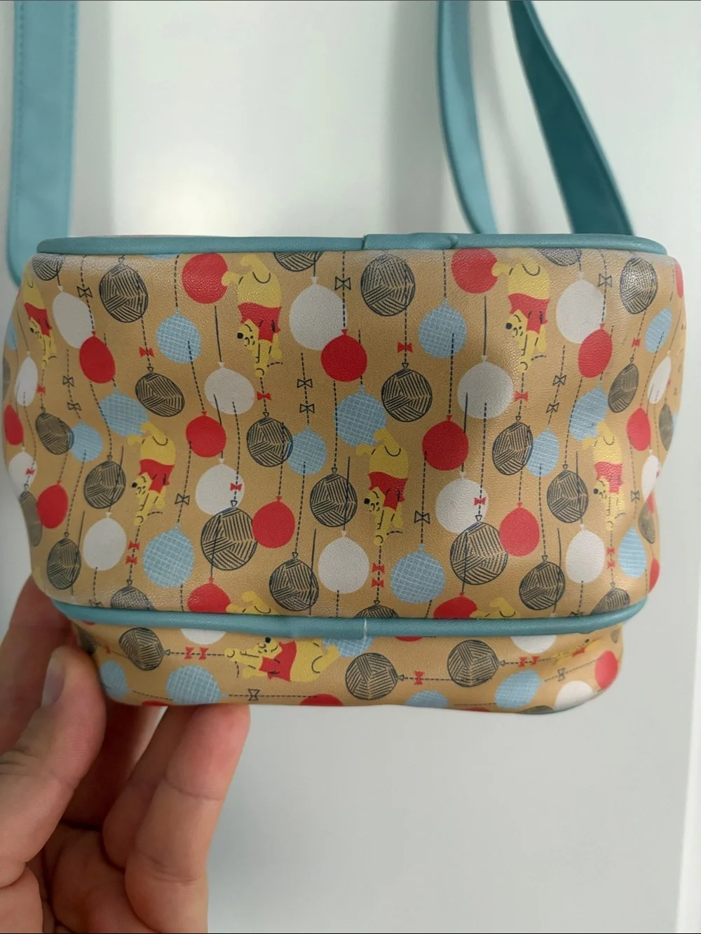 Loungefly Disney‎ Beige Winnie the Pooh Balloon Crossbody Bag with Blue Trim